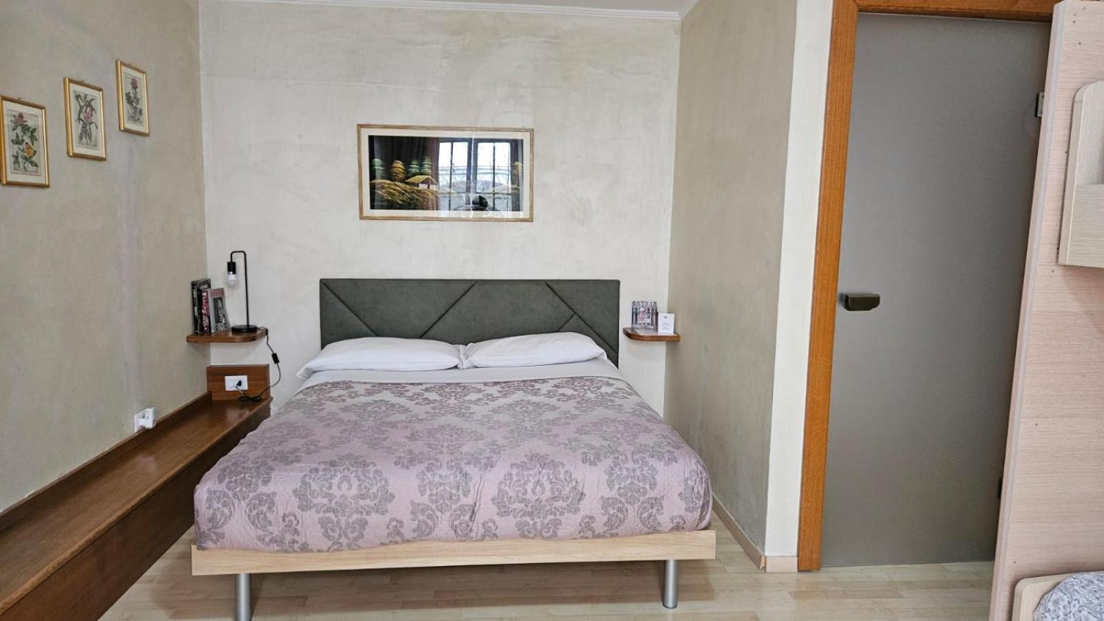 Vittoria Guest House Salerno Exterior photo