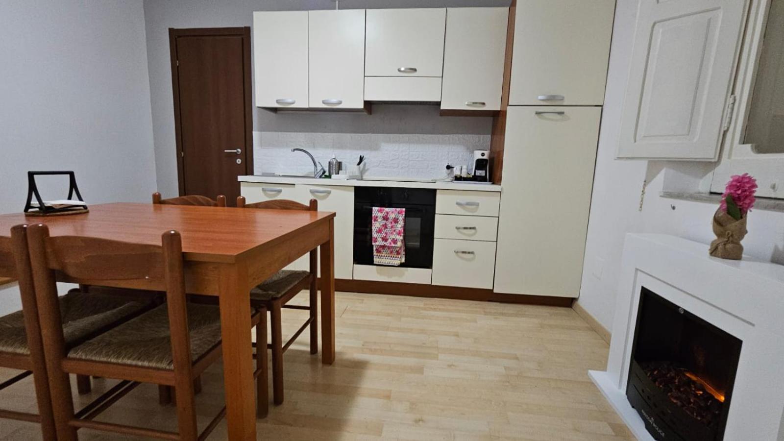 Vittoria Guest House Salerno Exterior photo